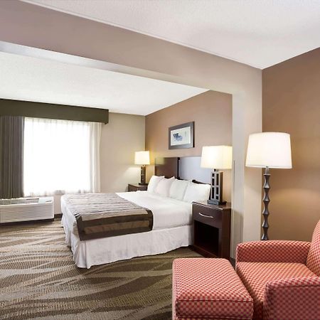 Wingate By Wyndham Raleigh Durham / Airport Hotel Exterior photo