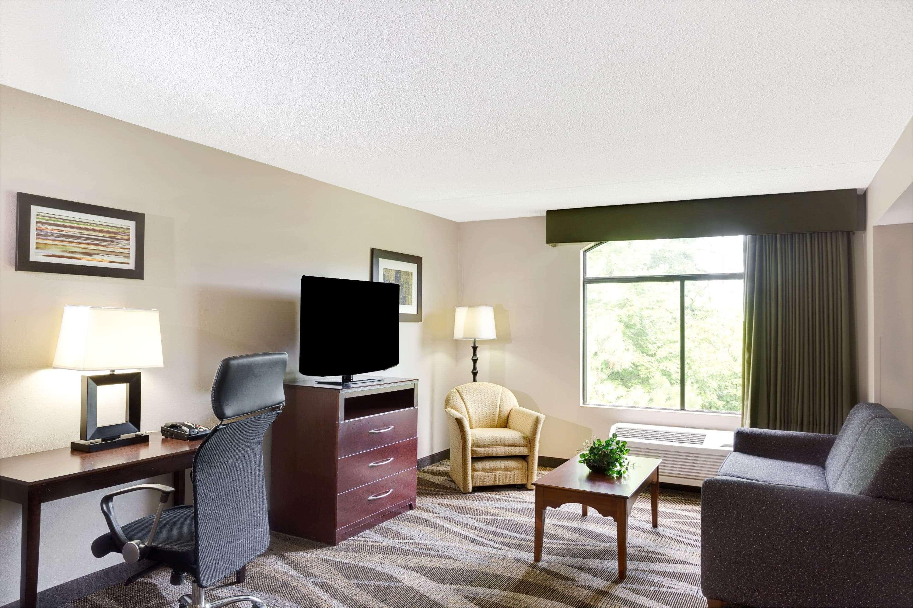 Wingate By Wyndham Raleigh Durham / Airport Hotel Exterior photo